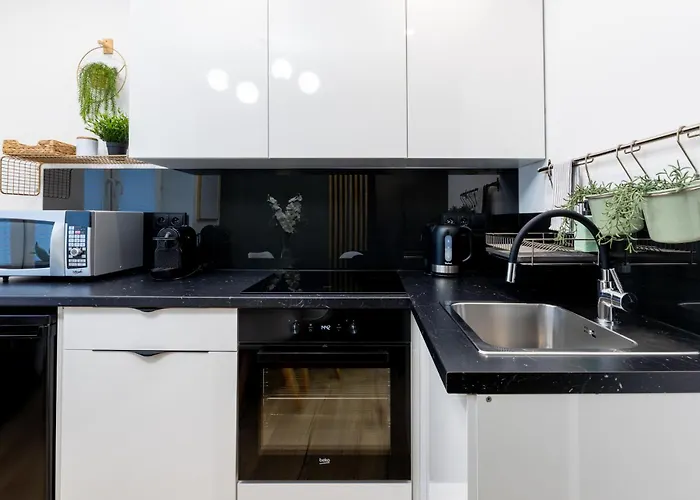 Apartamenty Premium, Faktura Vat, Zrodlowa Centrum Parter Ground Floor Parking Super Lokalizacja Two Bedrooms Kitchen 50 M2
