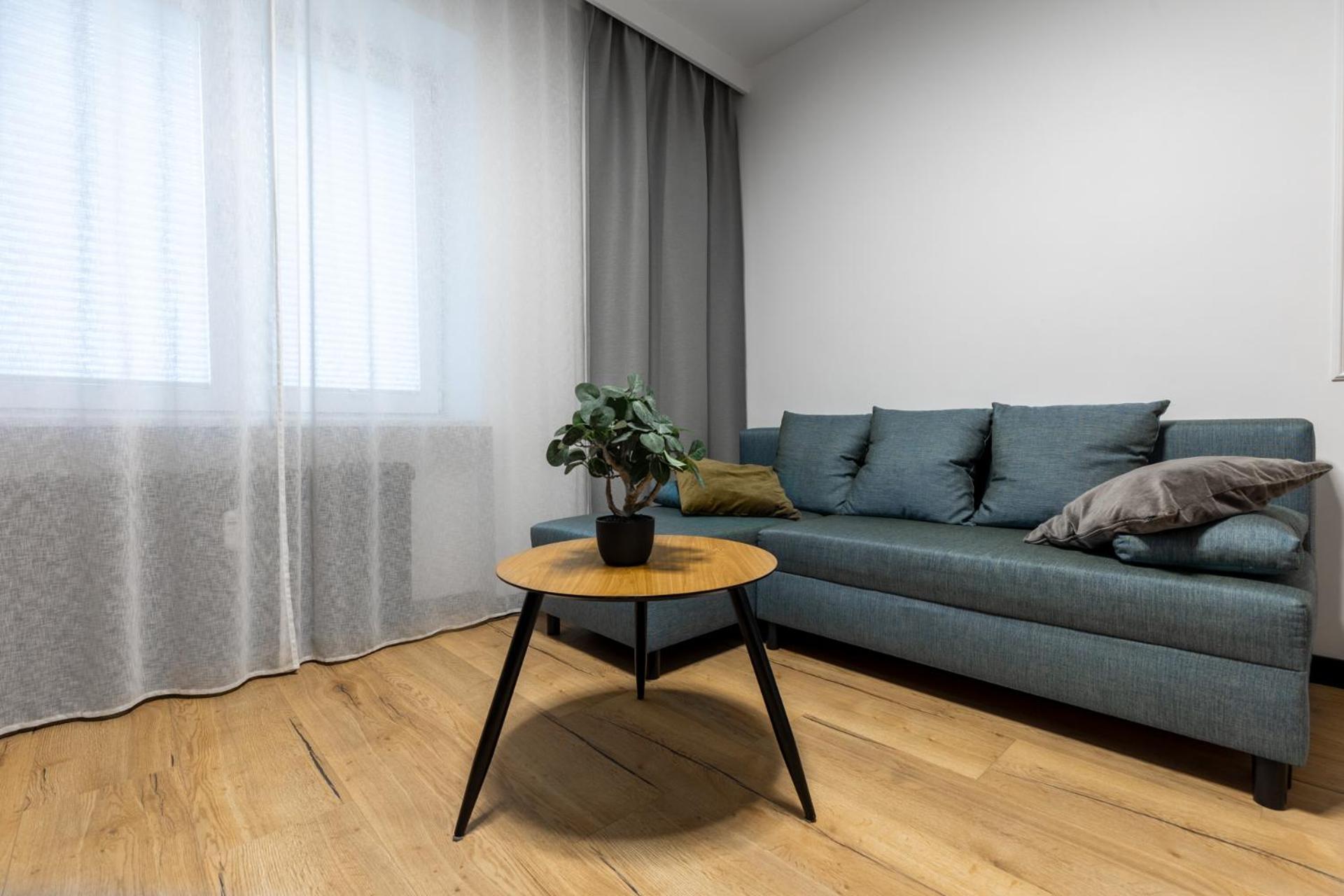 Appartamento Premium, Faktura Vat, Zrodlowa Centrum Parter Ground Floor Parking Super Lokalizacja Two Bedrooms Kitchen 50 M2
