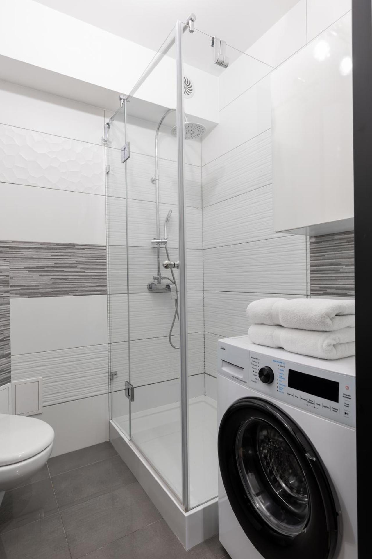 Appartamento Premium, Faktura Vat, Zrodlowa Centrum Parter Ground Floor Parking Super Lokalizacja Two Bedrooms Kitchen 50 M2 *