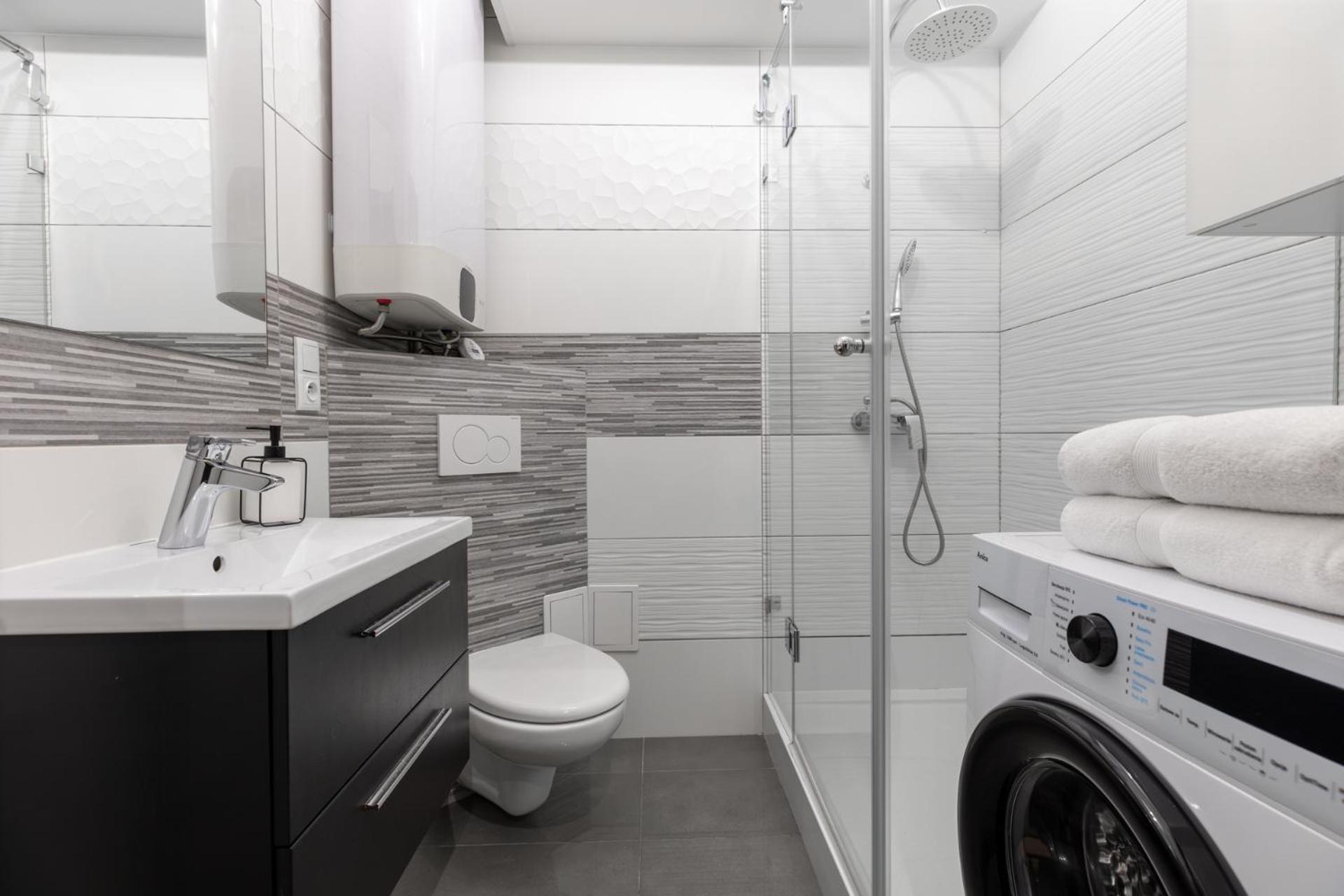 Apartamenty Premium, Faktura Vat, Zrodlowa Centrum Parter Ground Floor Parking Super Lokalizacja Two Bedrooms Kitchen 50 M2